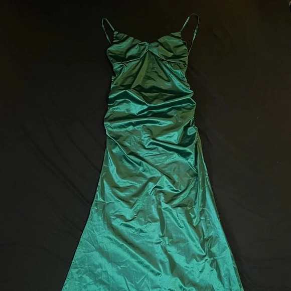 🖤New Aigeman Satin Drape Neck Backless Mermaid Dress🖤 - Picture 8 of 9